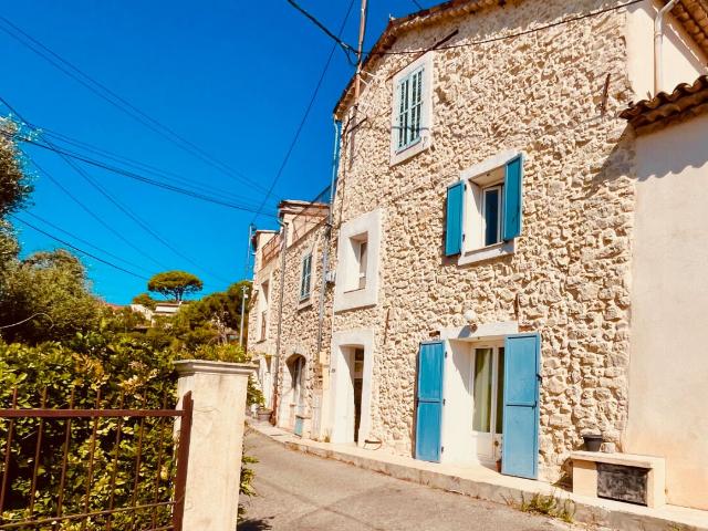 Maison de village de caractère à Mougins avec vue mer imprenabl