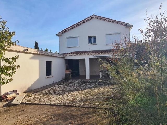 Maison 242 m² avec ces annexes sur 700 m² terrain