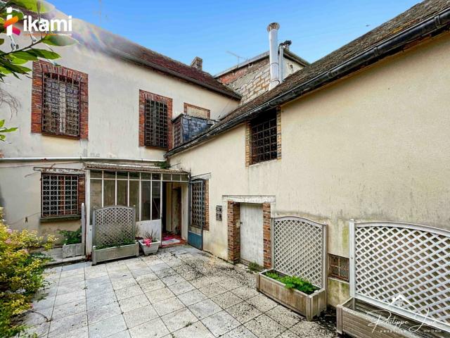 Maison 5 pièces de 120 m2 à Villeneuve l'Archevêque 89190