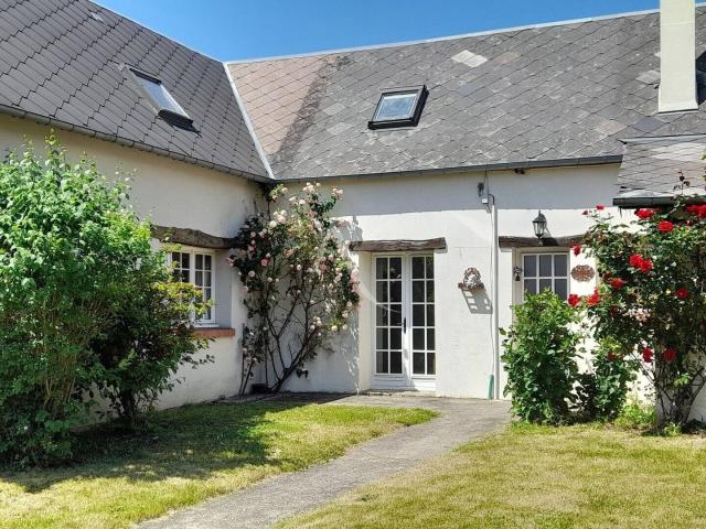Maison aux portes de Gournay