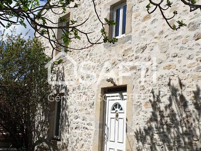 Maison de village en pierre de 90m2 avec son jardin de 306m2