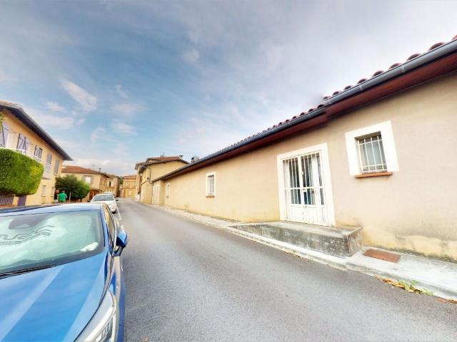 MUR A VENDRE LOCAL 342M2 AU CENTRE DE CASTELNAU D'ESTRETEFONDS