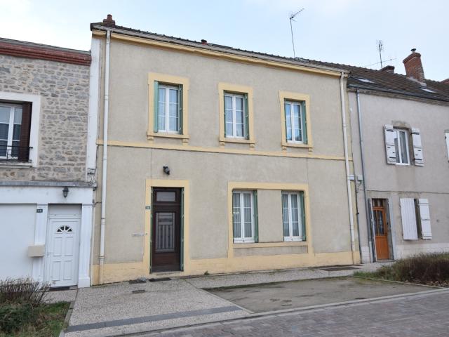 Maison à vendre 7 pièces GENELARD 71