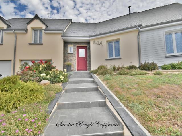 Maison à vendre 7 pièces Sainte Suzanne et Chammes 53