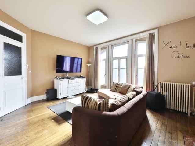Maison à vendre 7 pièces proche de SAINT TRIVIER DE COURTES 01