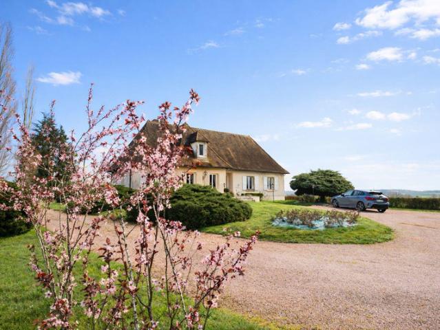 Maison à vendre 7 pièces proche de PARAY LE MONIAL 71