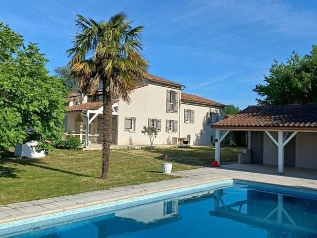 Maison à vendre 7 pièces Rouffignac Saint Cernin De Reilhac. 265m² Rouffignac Saint Cernin de Reilhac