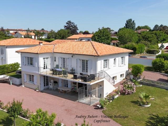 Maison à vendre 7 pièces TONNAY BOUTONNE 17