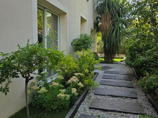 Maison à vendre 7 pièces VAUJOURS 140 m2 Jardin et sous sol total