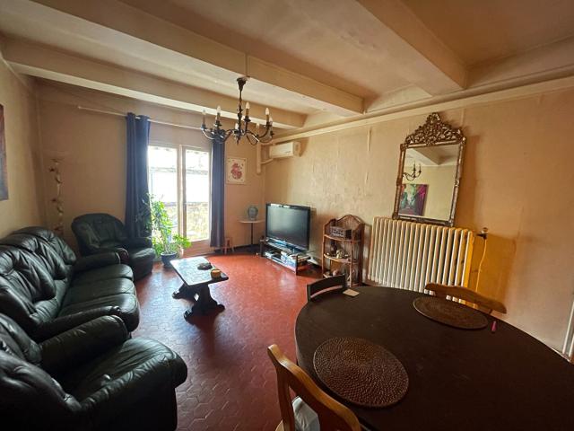 MAISON DE VILLAGE de type 5 avec une cave et une véranda