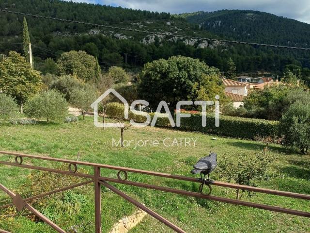 Maison plein pied 130m2 le village Cuges Les Pins