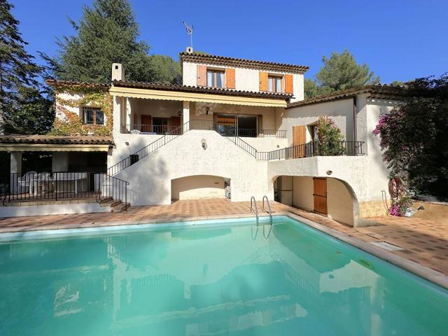 Maison Le Rouret 7 pièce s 197 m2