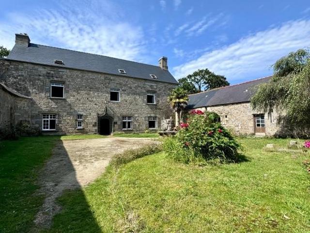 A VENDRE MANOIR A RENOVER COMMUNE DE SAINT RENAN