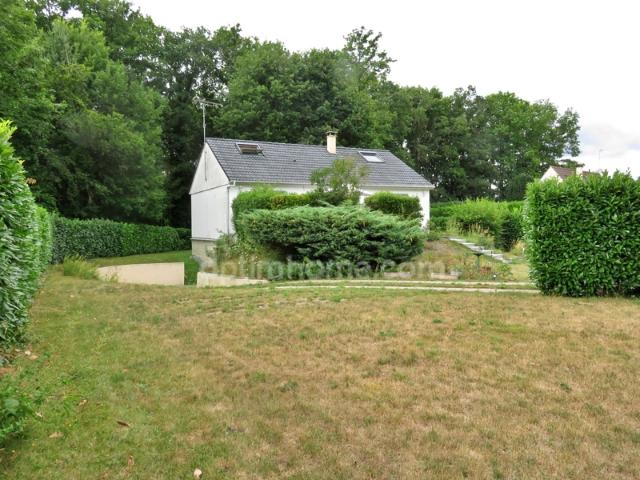 Maison sur sous sol total 6 pièces 4 chambres 100m2 habitables sur 1225m2 terrain DPE D