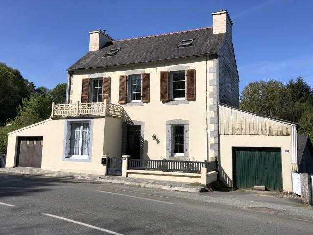 A VENDRE HUELGOAT MAISON PROCHE DU CENTRE
