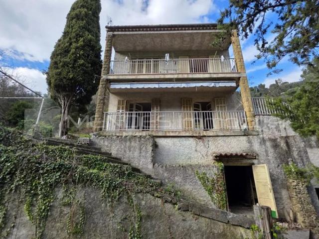 MAISON FAMILIALE IMMEUBLE A RENOVER LA TRINITE