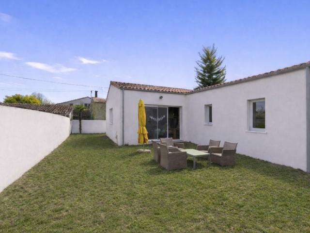Maison à vendre 4 pièces axe 4 voies La Rochelle / Niort
