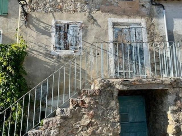 Maison à vendre 4 pièces Demandolx avec parcelle de terre