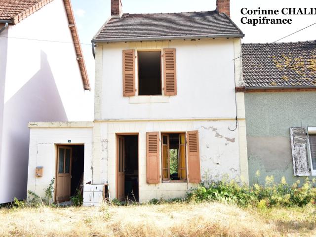 Maison à vendre 4 pièces sur 537m2 de terrain MONTCOMBROUX LES MINES 03