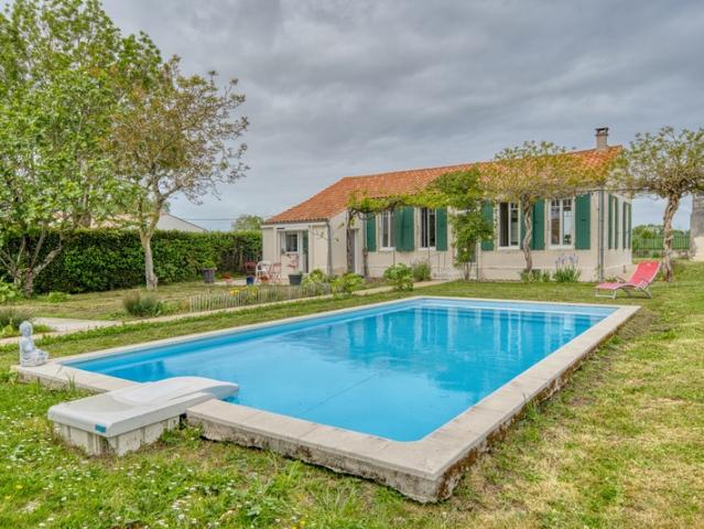 Maison à vendre 4 pièces PORT DES BARQUES 17