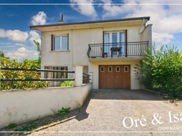 Maison 3 chambres avec panneaux photovoltaïques – Sous sol complet – PREVERANGES 18