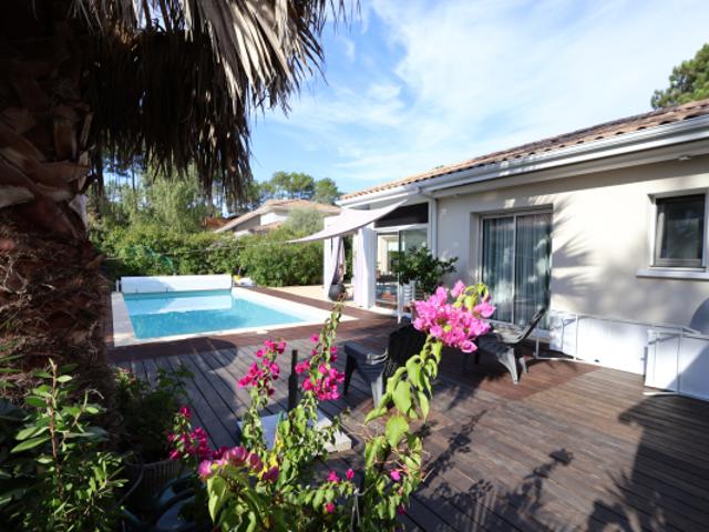 MAISON À VENDRE 4 PIÈCES PRINCIPALES + GARAGE ET PISCINE L