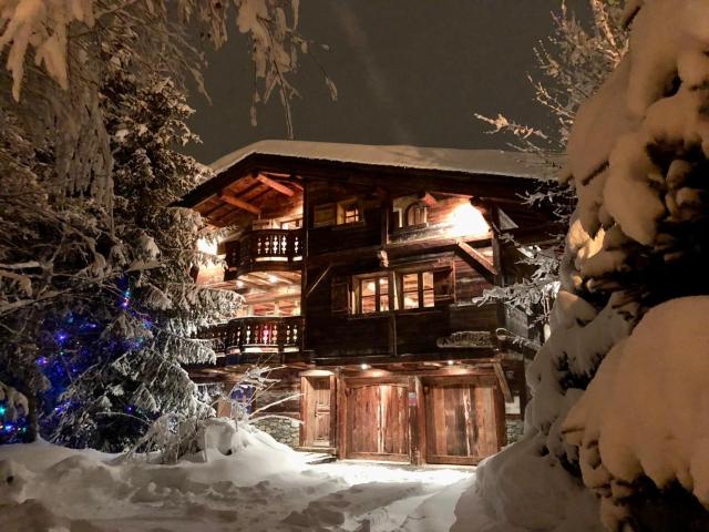 Megève, superbe chalet 300m2, 10 minutes centre ville, terrain 1