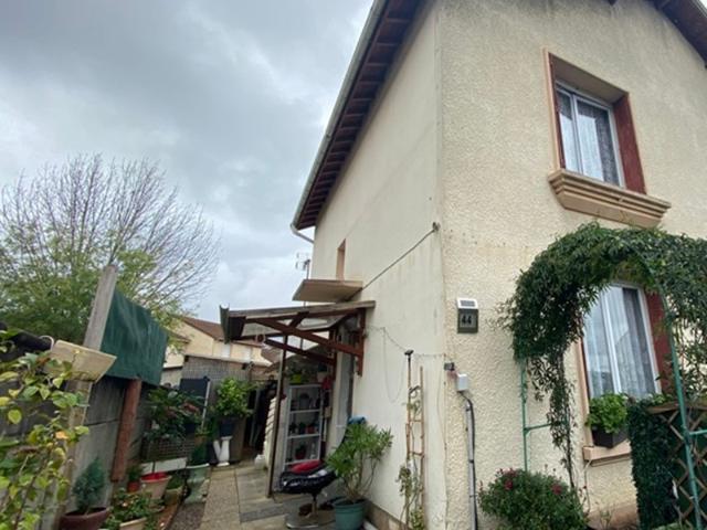 Maison de ville dans le secteur calme à Vaujours