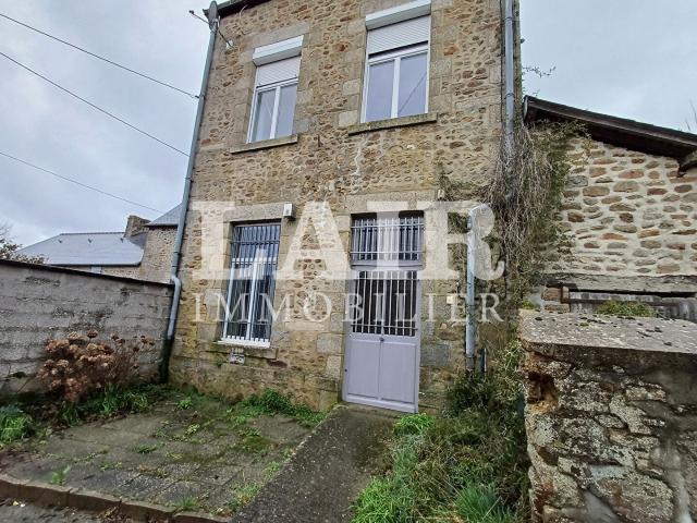 Maison de bourg à vendre grands volumes P12048
