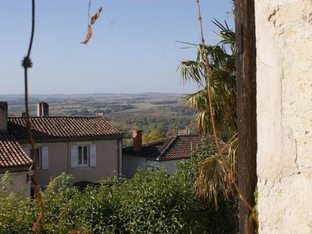 LECTOURE à quelques pas du centre historique, maison avec garage