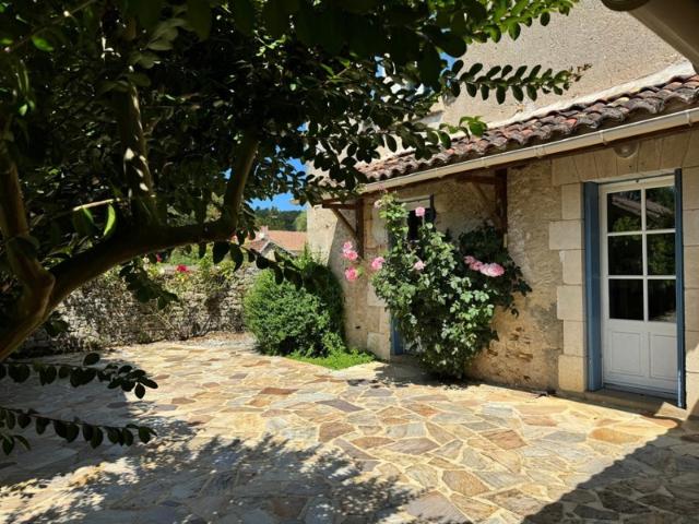 Maison à vendre 5 pièces 100 m² à St Front la Rivière sur terrain de 1188 m² 24