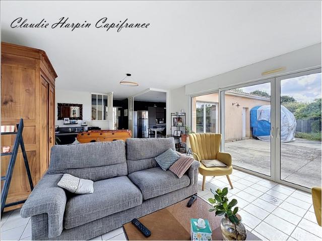 Maison à vendre 5 pièces CHICHE 79 plain pied 127.5 m² garage double terrain environ 1000 m²