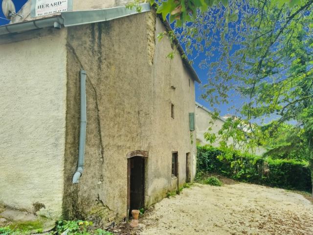 Maison à vendre 5 pièces avec un grand terrain