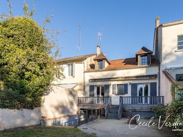 Maison à vendre 5 pièces, Bergerac 4 chambres sur 257 m2 de terrain