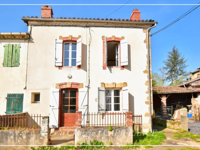 Maison à vendre 5 pièces de 71 m2 habitables avec jardin, courette, dépendances proche de NOGARO 32