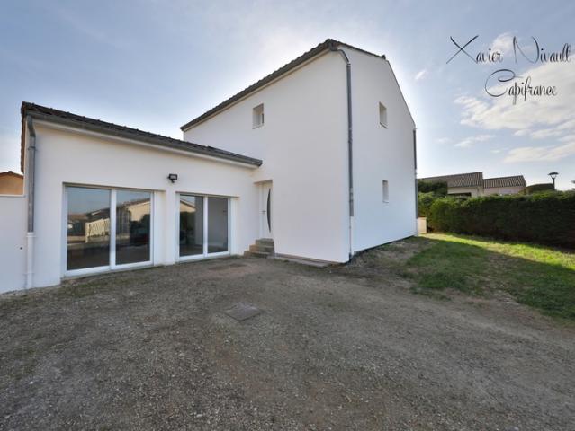 Maison à vendre 5 pièces LAIZE 71