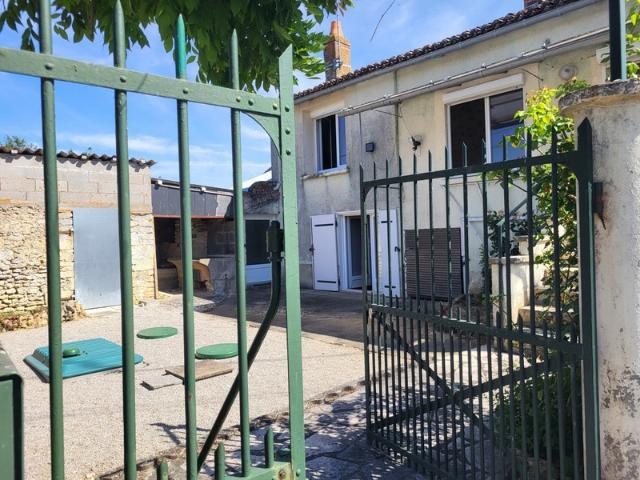 Maison à vendre 5 pièces THENEZAY 79 Terrain 771 m²
