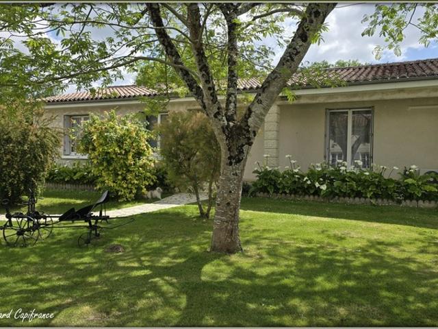 Maison à vendre 5 pièces VARAIZE 17 PLAIN PIED SUR 2383M² DE TERRAIN ENTIEREMENT CLOS