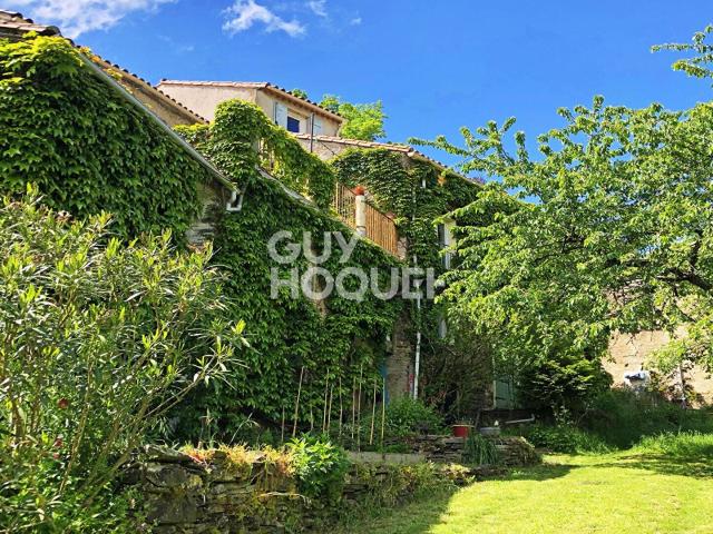 MINERVOIS Maison de village 5 chambres avec jardin 900m²