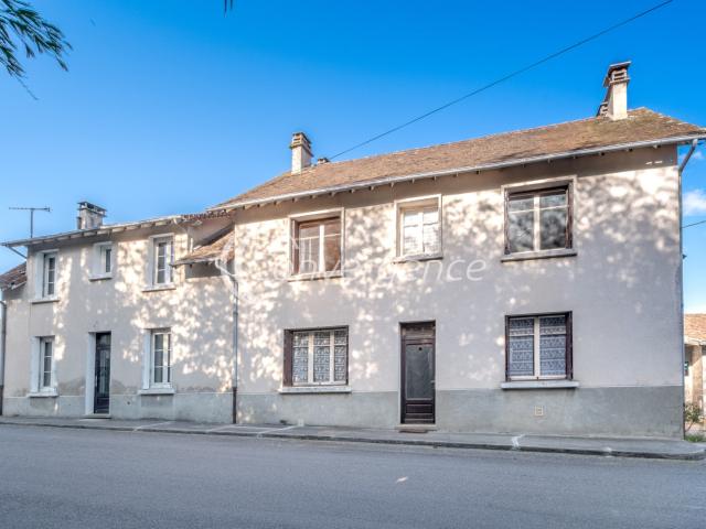 Deux maisons, une de 75 m² et une de 96 m², jardin, garage