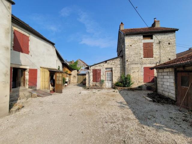 Ensemble 2 maisons 90m² et 60m² et terrain