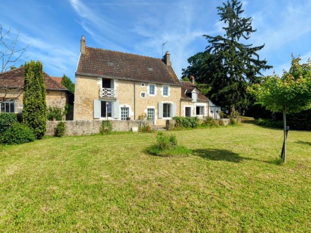 Charme et volumes pour cette maison familliale du XIX °