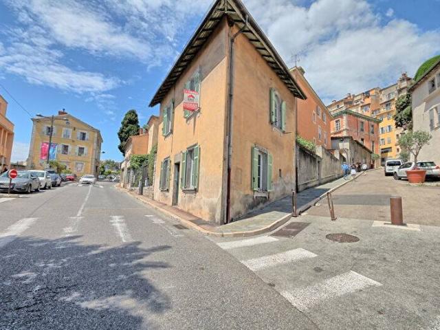 Maison Grasse 3 pièce s 46.25 m2 sur 2 niveaux plus grenier de