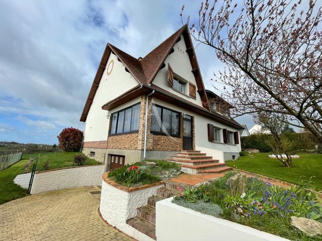 Maison familiale située à 5 minutes de Gournay en Bray