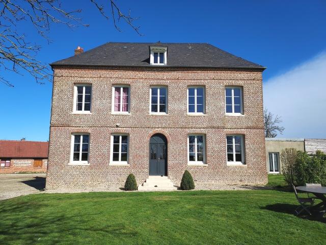 Magnifique Maison de Maitre avec Vaste terrain et Hangar