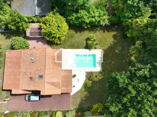 La Hume, villa au calme, grande parcelle, piscine, 2 garages