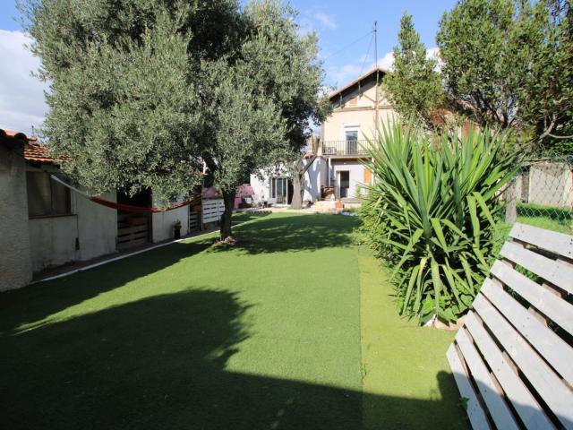 4e CHARTREUX. Maison T4 R+2 avec jardin et dépendance