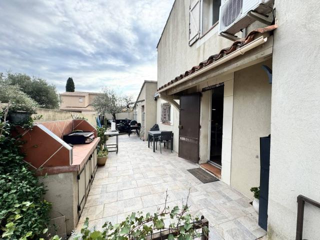 Maison familiale de 120 m² avec 2 garages, dans quartier prisé e