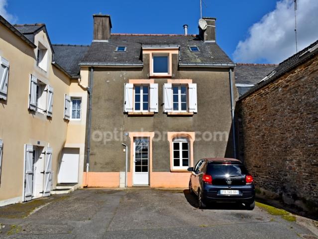 Maison à vendre 6 pièces, 5 chambres, un garage, centre SAINT CONGARD 56