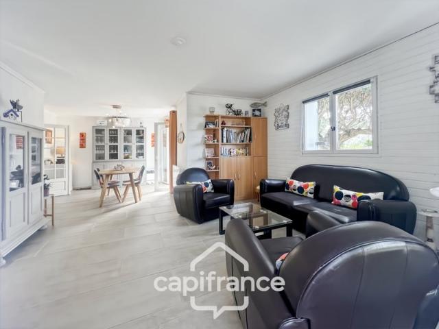 Maison à vendre 6 pièces Le Lavandou 83, 4 chambres, vue d. 108m² Le Lavandou